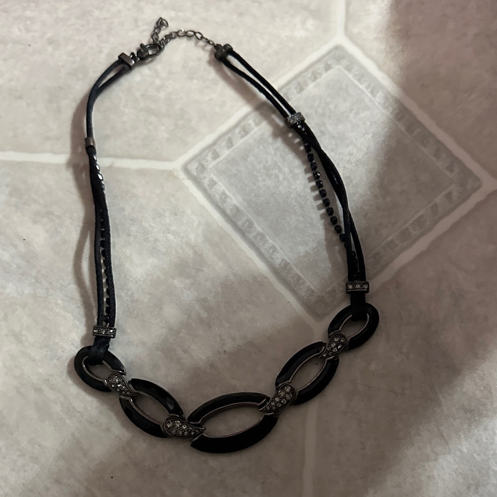 Elegant Black and Silver Necklace choker